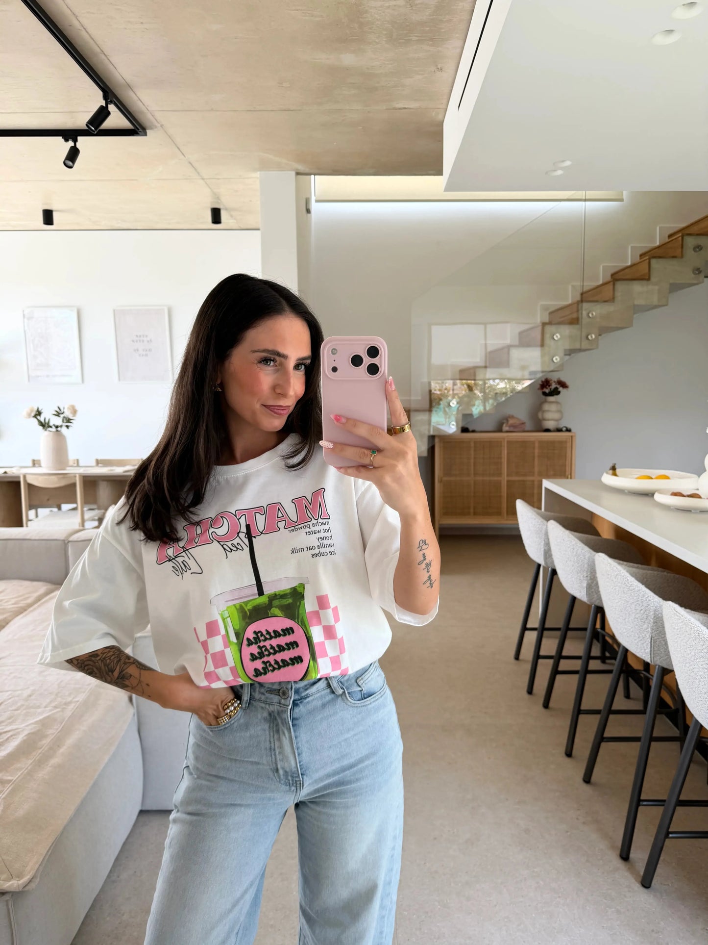 T-Shirt mit Matcha Print – Weiß
