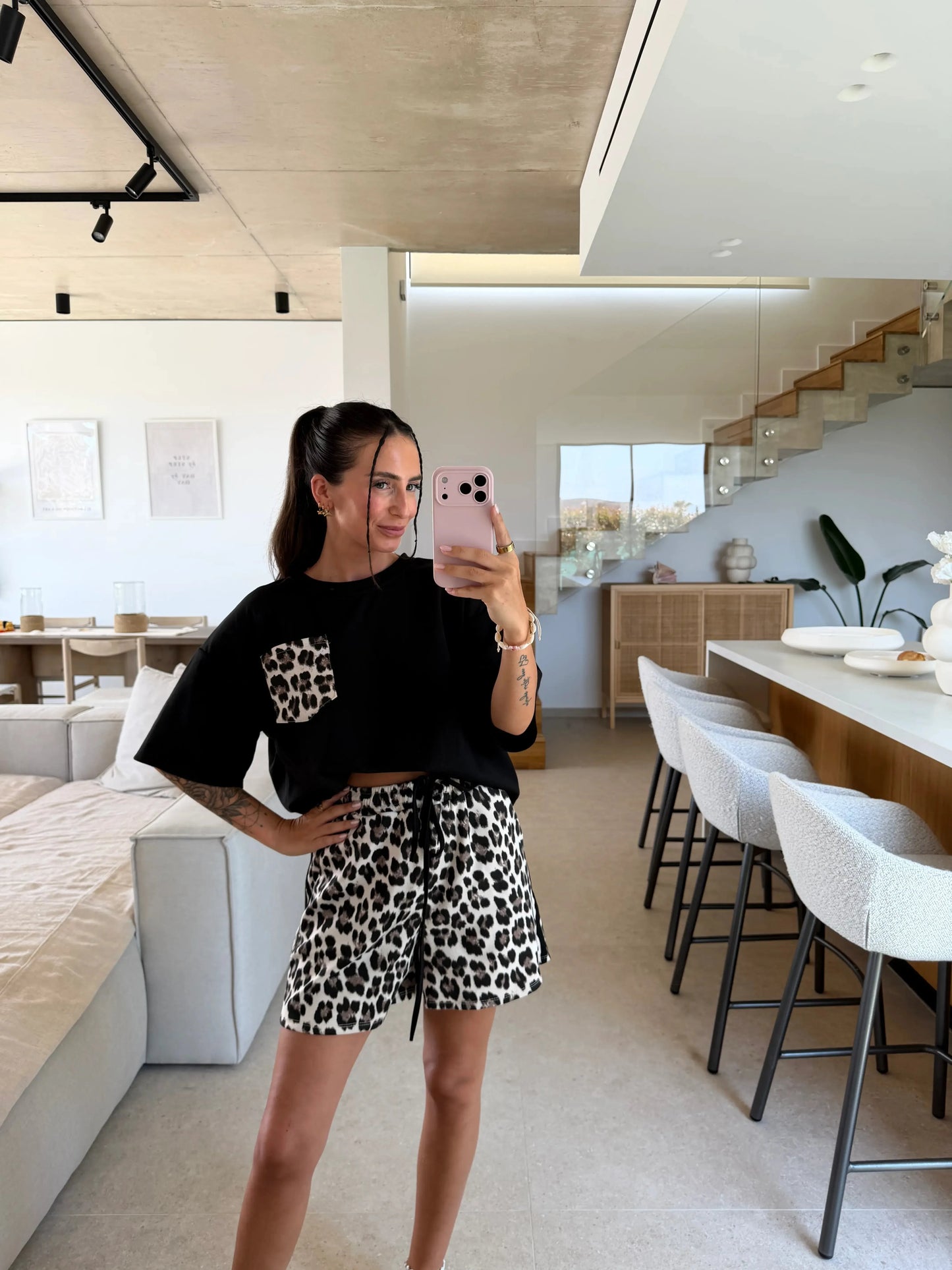 Leo Shorts