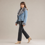 Chaqueta Vaquera con Pelo + Botines Vaqueros Tacón Alto - vista lateral izquierda