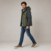 Outfit Chaqueta Seraphina Prestige + Camisa Elowen + Pantalón Élysée + Zapatillas Riviera Grace - vista lateral derecha