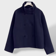 Elise | Cazadora corta de lujo, abrigo de invierno, detalle de tela | Moda Acosta