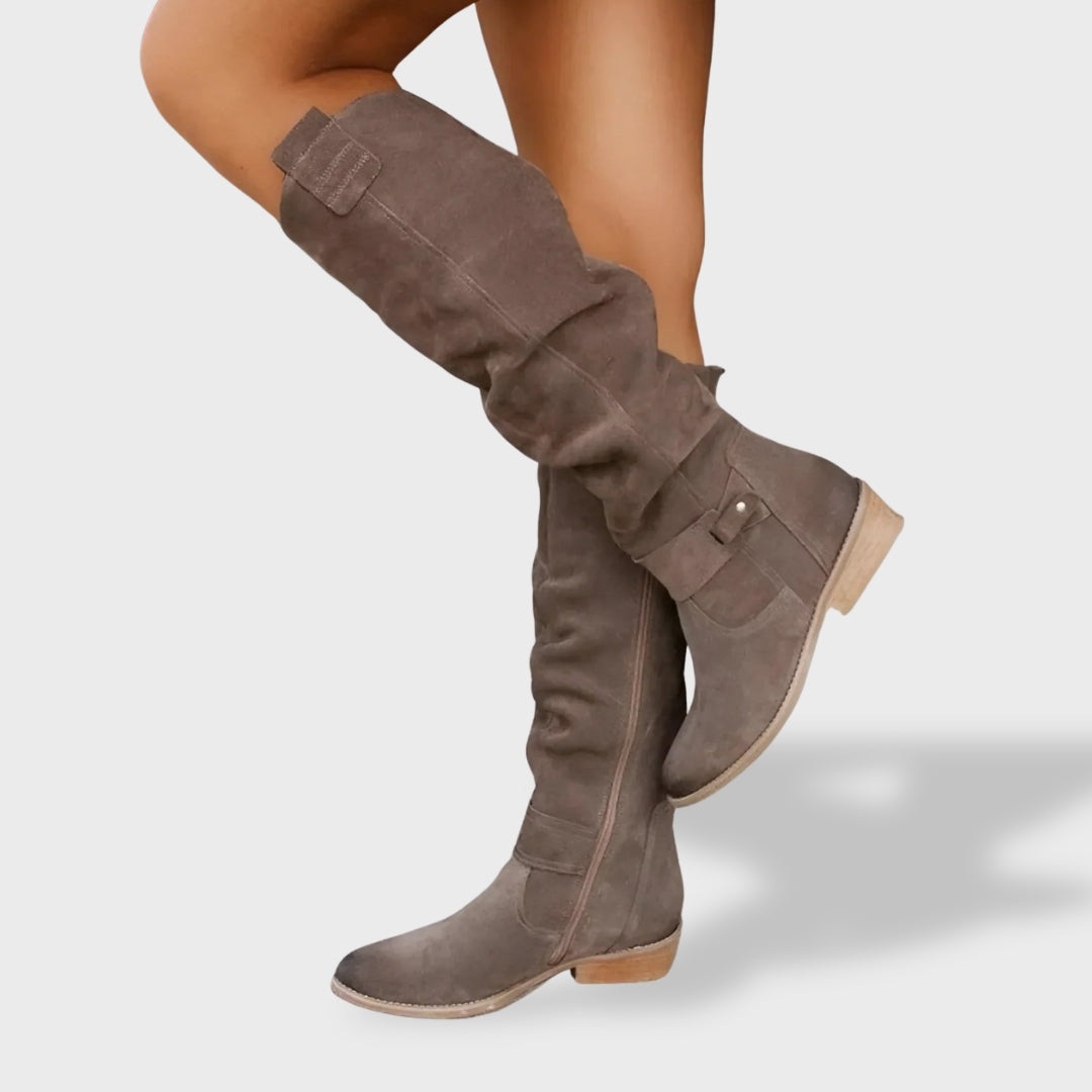 Valeria | Botas Elegantes de Piel de Alta Calidad para Mujer, botas de moda, detalle de tela | Moda Acosta