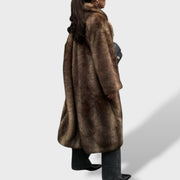 Abrigo Largo de Pelo Sintético Elegante, abrigo de invierno, detalle de tela | Moda Acosta