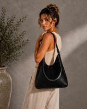 Essential Soft Bag- collection Velnor, bolso de moda, vista frontal | Moda Acosta