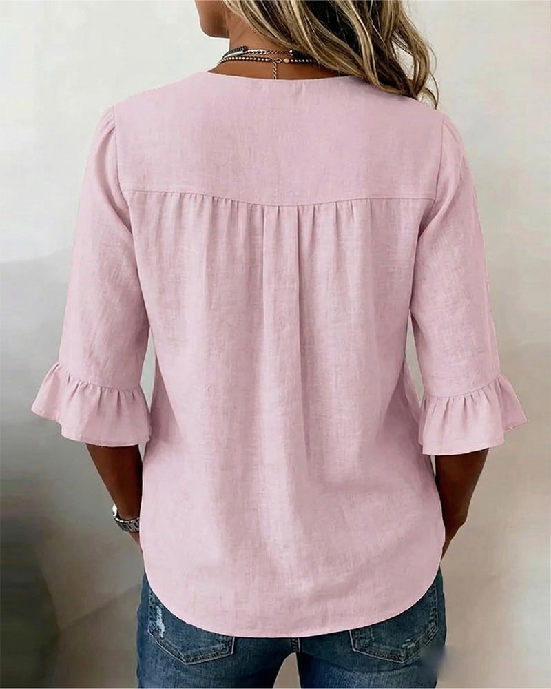 Blusa Sofía de algodón-lino lisa con botones de madera y volantes, blusa elegante, vista lateral | Moda Acosta