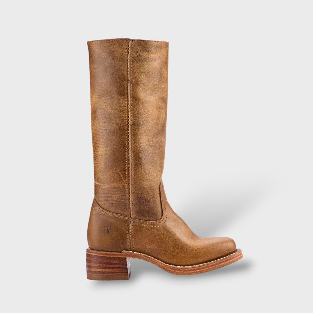 Botas Altas Elegantes con Suela Estructurada, botas de moda, primer plano | Moda Acosta