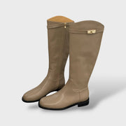 Botas Altas Retro con Cinturón – Tacón Grueso y Efecto Estilizador, Tacones, detalle de tela | Moda Acosta