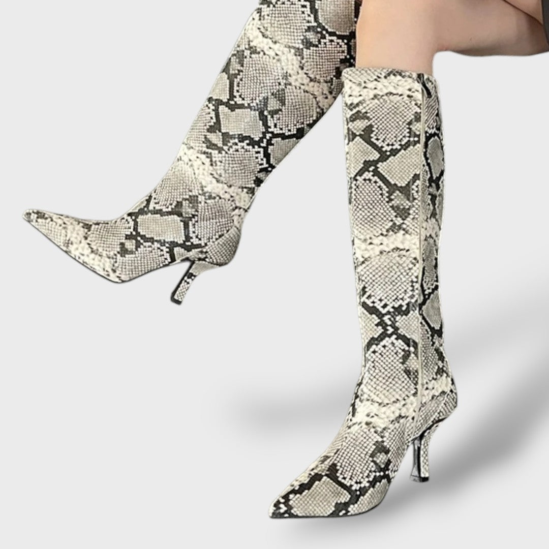 Botas Altas de Cuero Mujer Estilo Cowboy, botas de moda, look completo | Moda Acosta