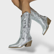 Botas Cowboy Mujer Retro Bordadas, botas de moda, look completo | Moda Acosta