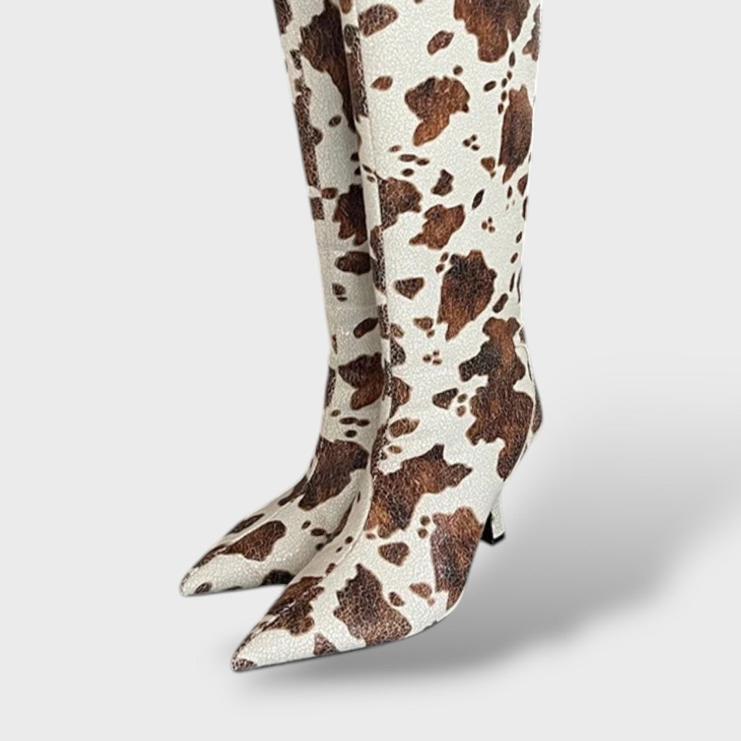 Botas Altas de Cuero Mujer Estilo Cowboy, botas de moda, vista lateral | Moda Acosta