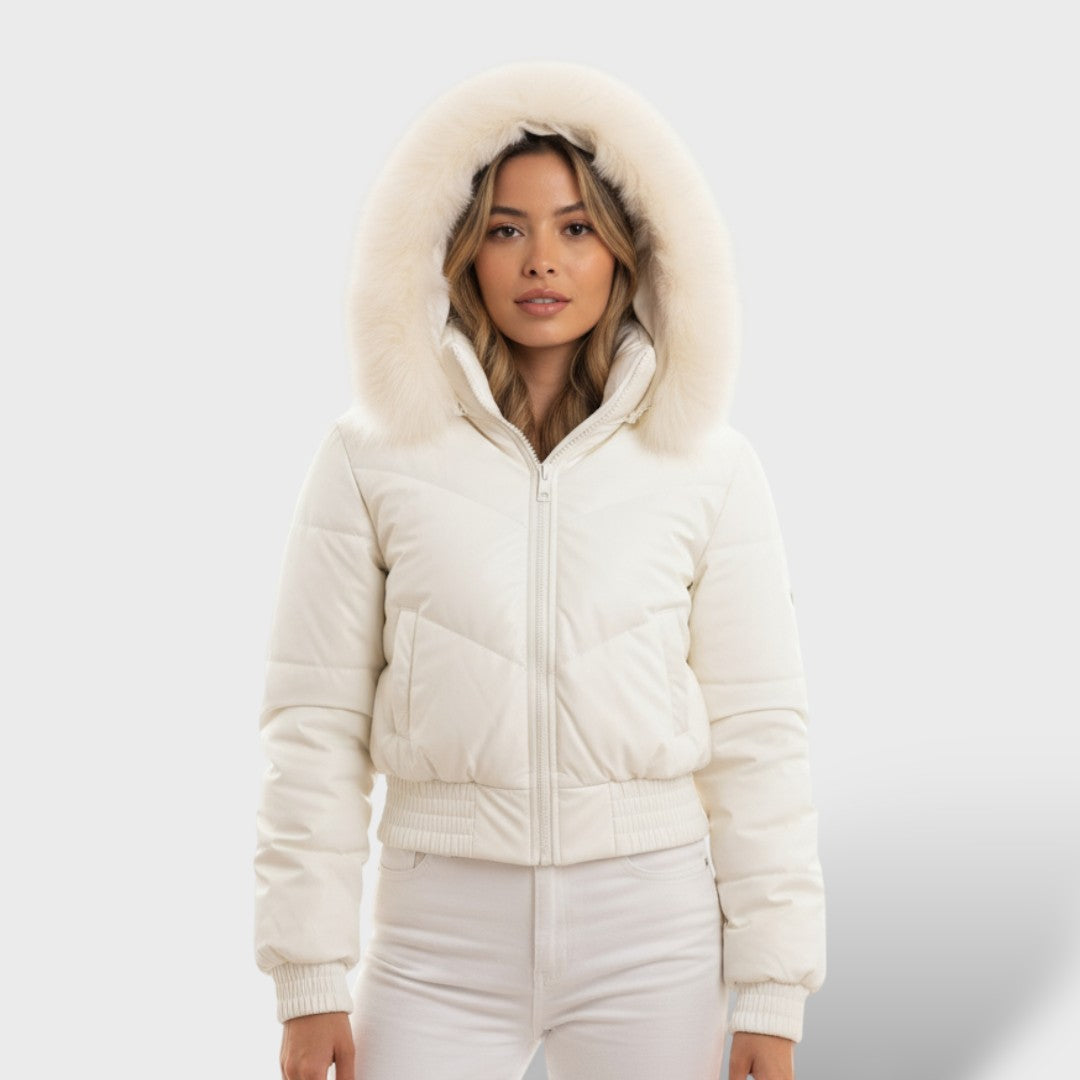 Chaqueta corta con capucha y piel sintética, abrigo de invierno, detalle de tela | Moda Acosta