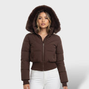 Chaqueta corta con capucha y piel sintética, abrigo de invierno, vista frontal | Moda Acosta