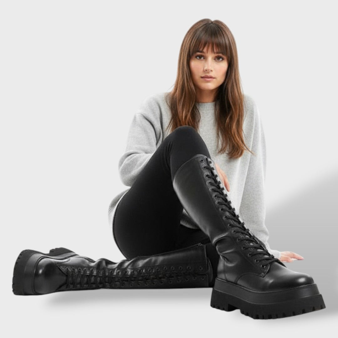 Botas Altas Mujer Negras con Cordones y Suela Track, botas de moda, detalle de tela | Moda Acosta