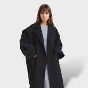 Abrigo Largo Mujer de Lana Oversize, abrigo de invierno, detalle de tela | Moda Acosta