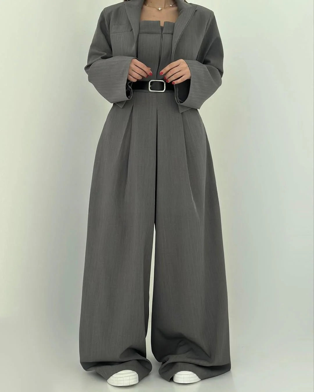 Célina Royal, conjunto de moda, vista trasera | Moda Acosta