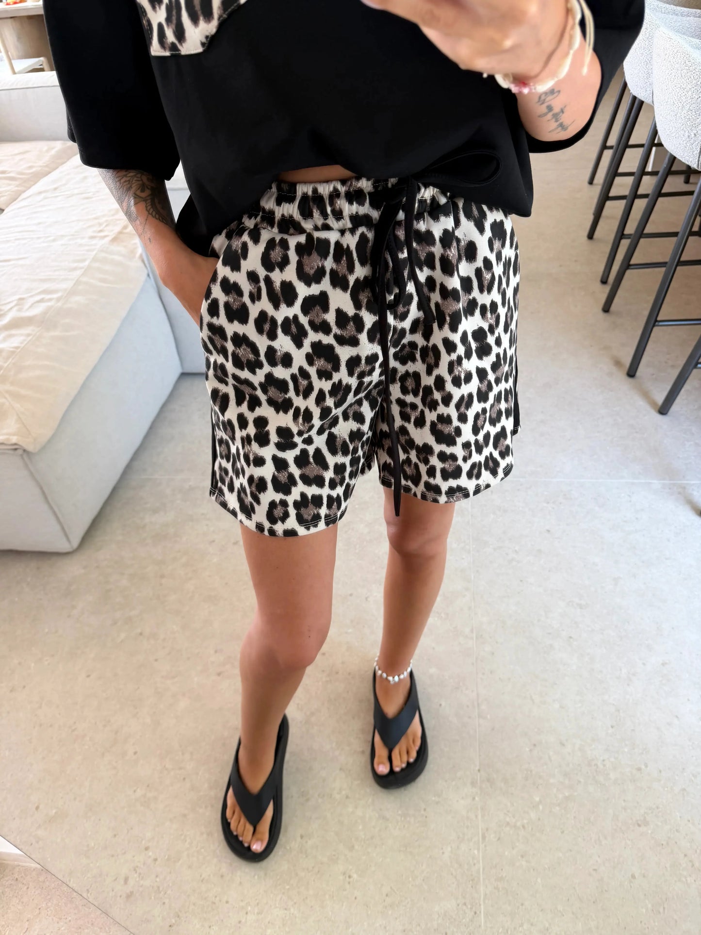 Leo Shorts