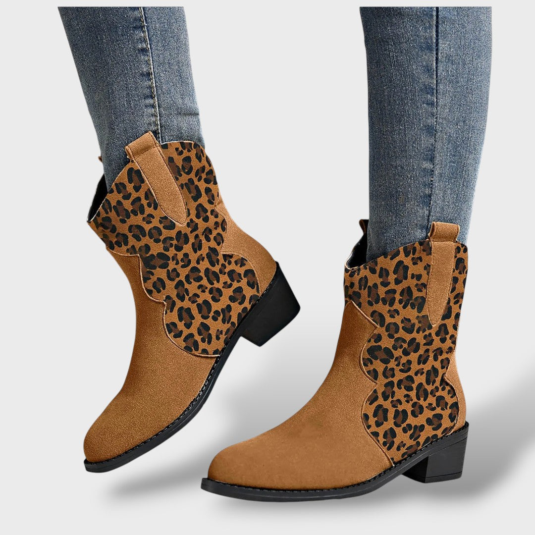 Botas Cowboy Mujer Leopardo Punta Fina Ante, botas de moda, detalle de tela | Moda Acosta