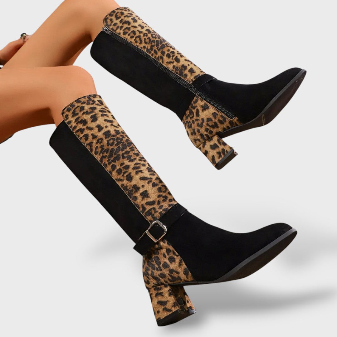 Botas Altas Leopardo Mujer, botas de moda, vista trasera | Moda Acosta