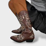 Botas Cowboy Mujer Bordadas Punta Fina, botas de moda, vista lateral | Moda Acosta