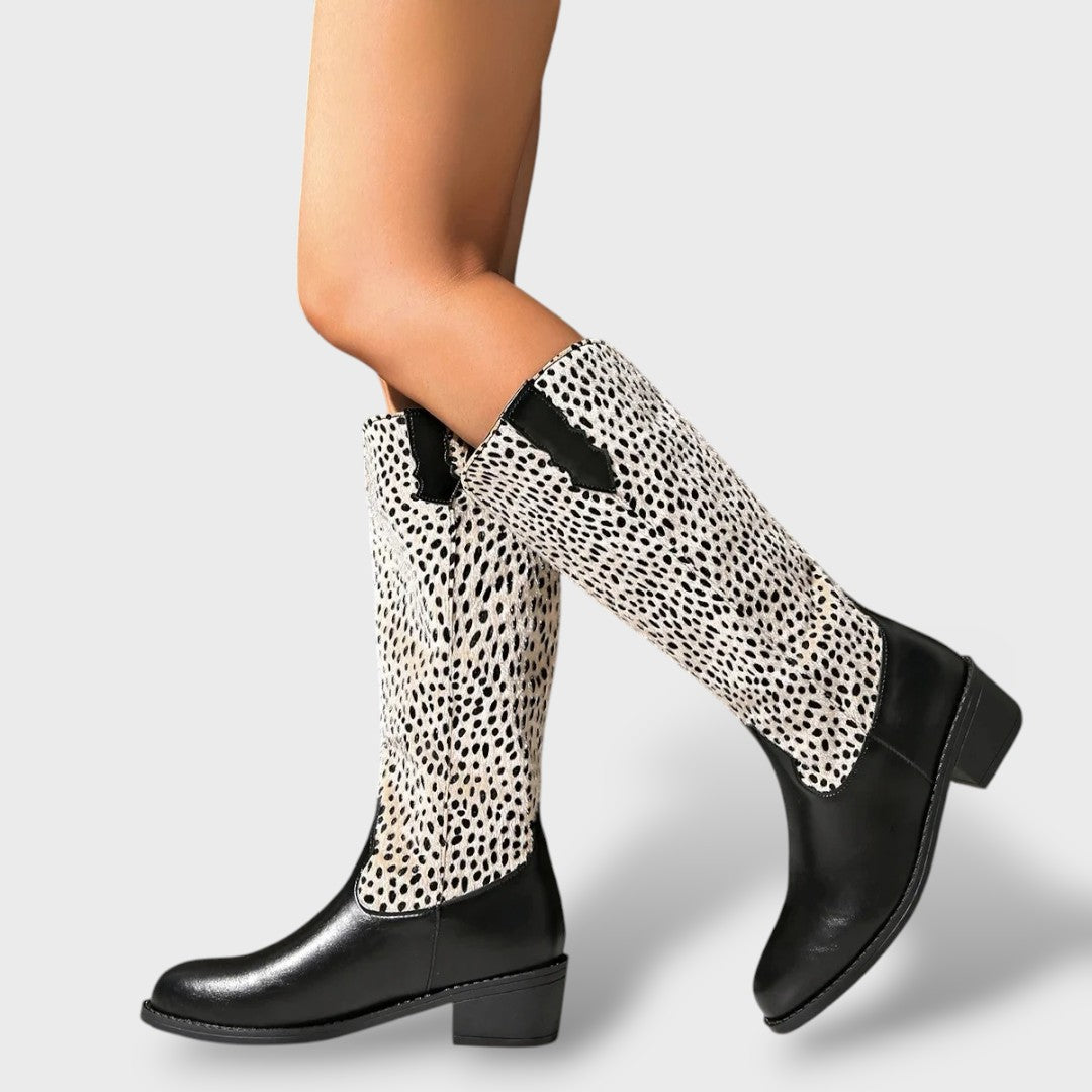 Botas Media Caña Mujer Leopardo Moda Casual, botas de moda, vista frontal | Moda Acosta