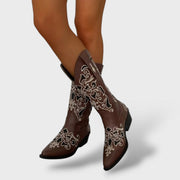 Botas Cowboy Mujer Bordadas Punta Fina, botas de moda, look completo | Moda Acosta