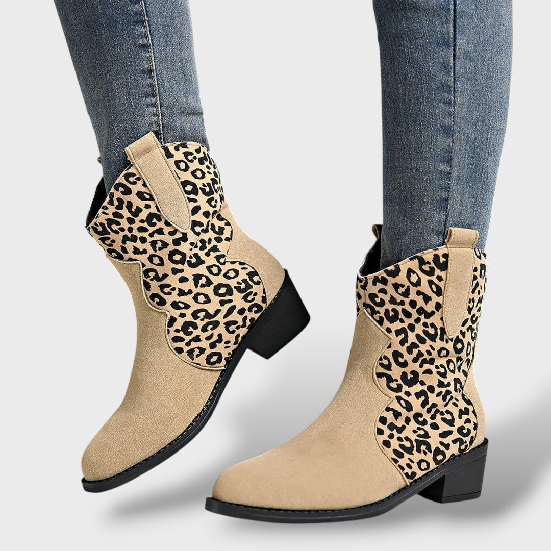 Botas Cowboy Mujer Leopardo Punta Fina Ante, botas de moda, vista frontal | Moda Acosta