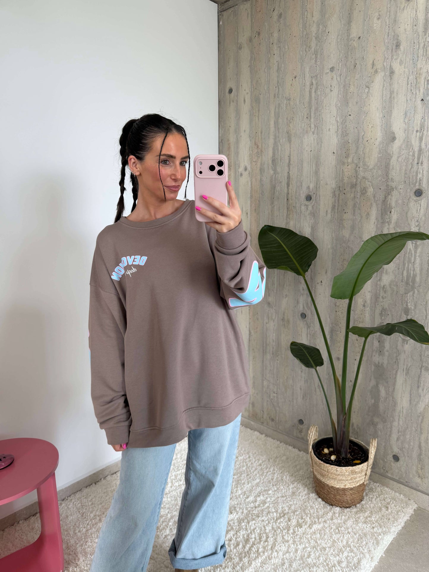 Oversized Sweatshirt „Devotion“ – Taupe