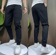 Elowen Velvet, pantalón de moda, detalle de tela | Moda Acosta
