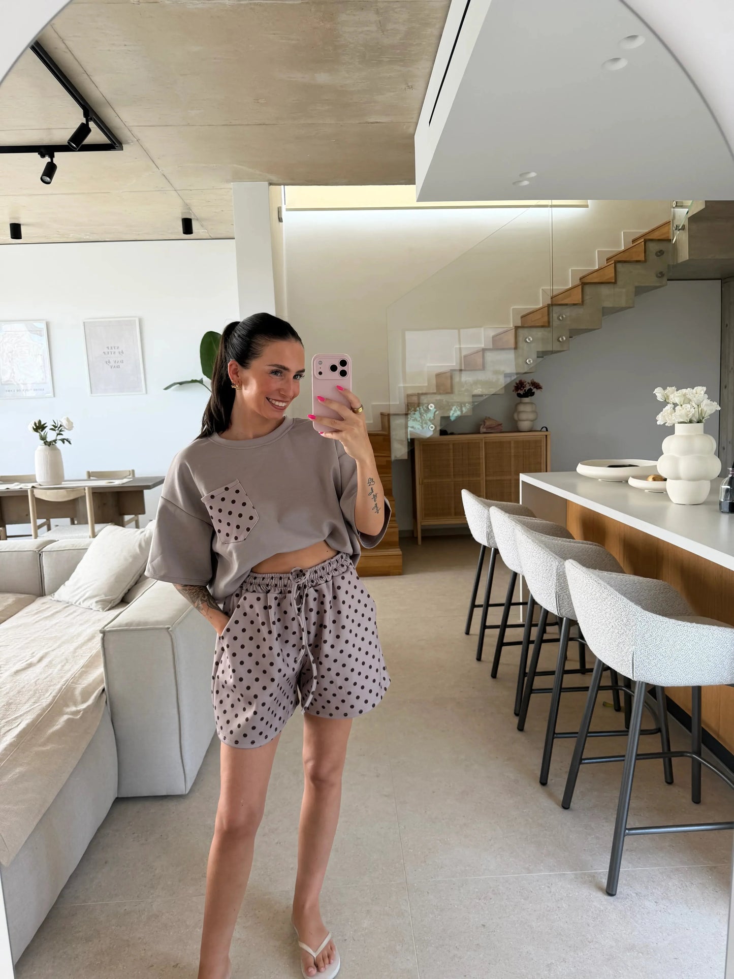 Punkte Shorts – Taupe