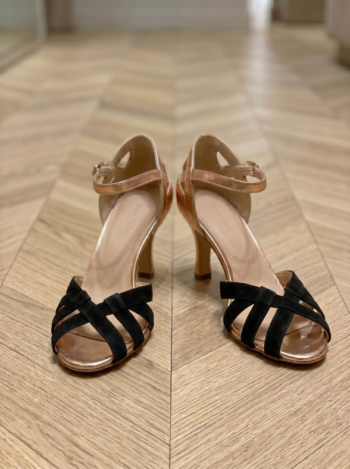 Danariah | Tacones (Venecia), primer plano | Moda Acosta